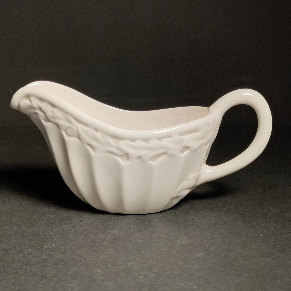 AMERICAN ATELIER GRAVY BOAT⭐